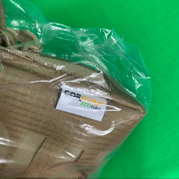 Supreme Bag Neck Pouch Tan SS2021 - Picture 4 of 5